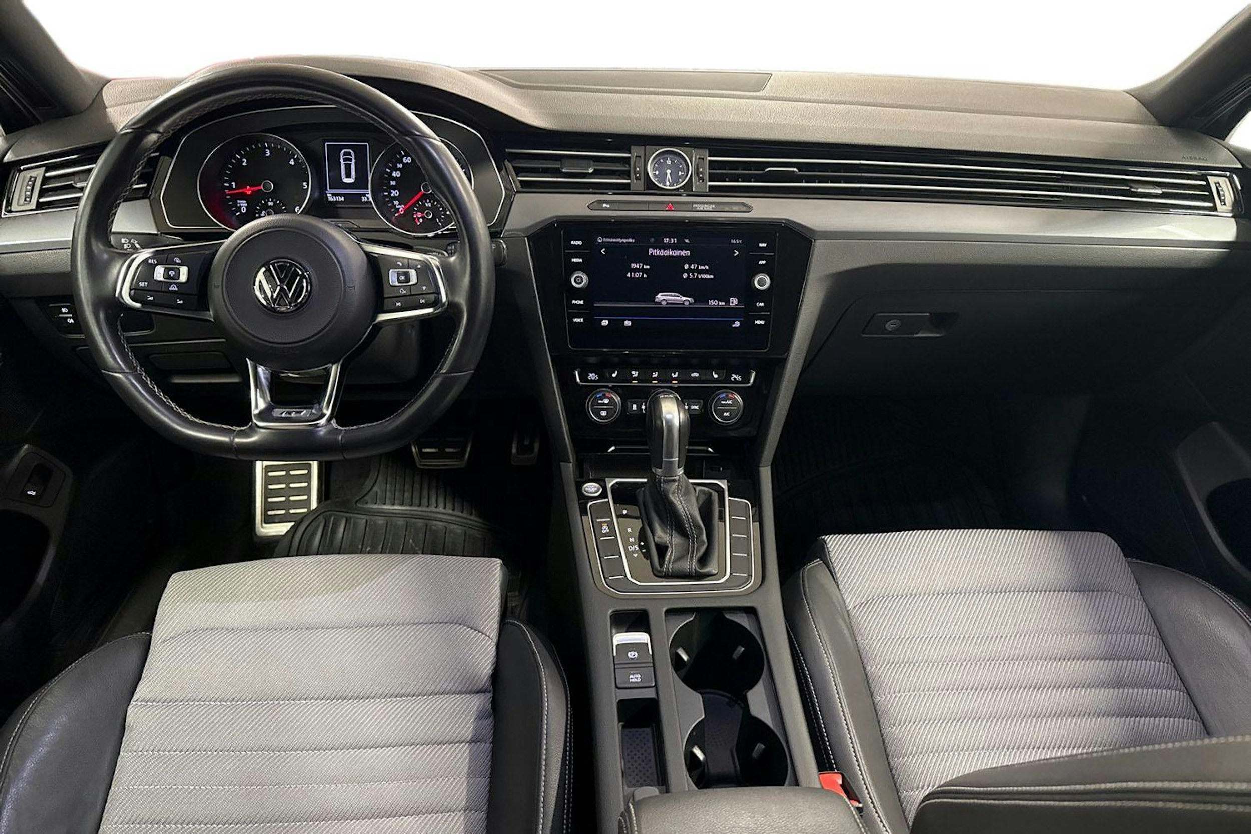 Harmaa Volkswagen PASSAT 2018 kuva 9.