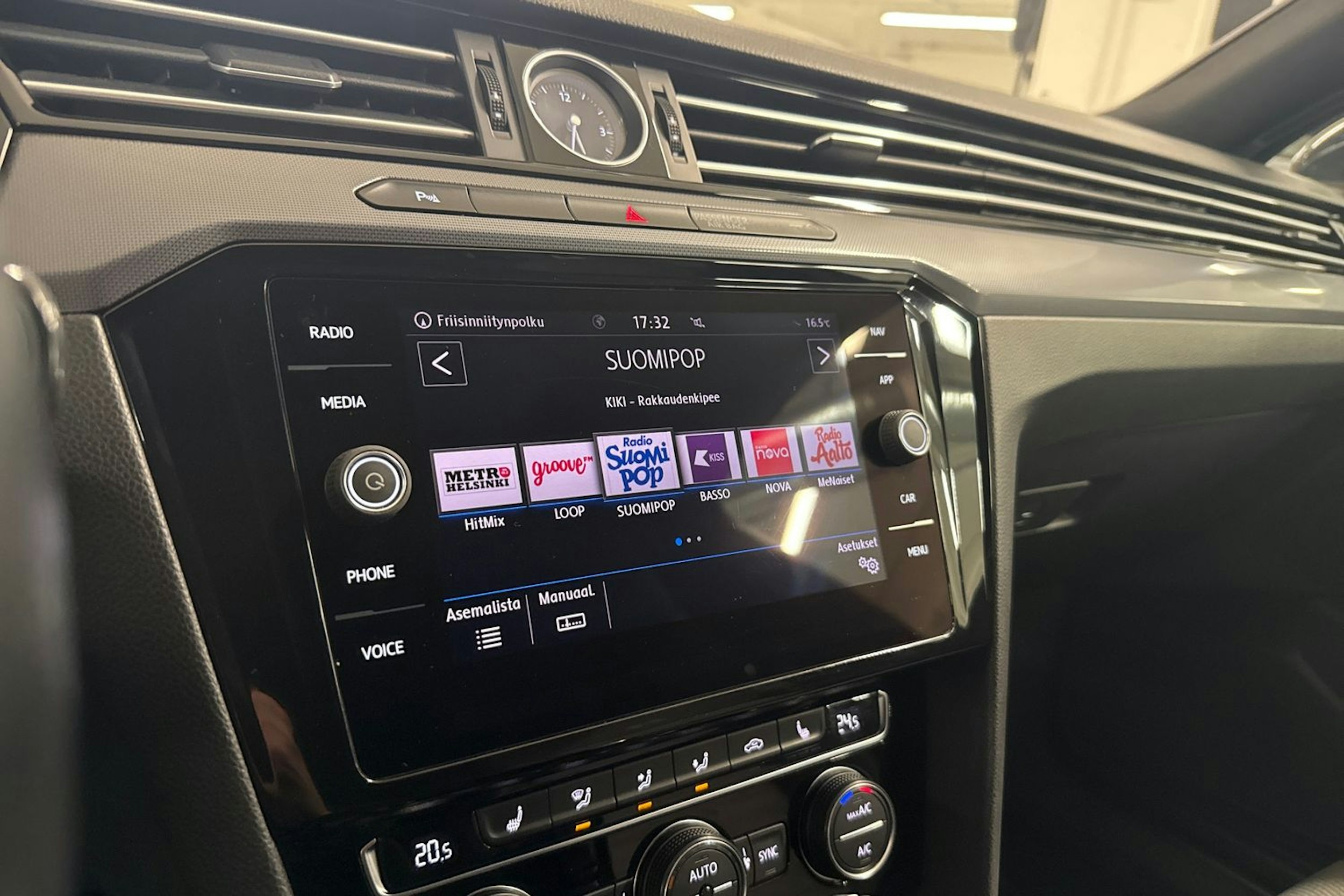 Harmaa Volkswagen PASSAT 2018 kuva 18.