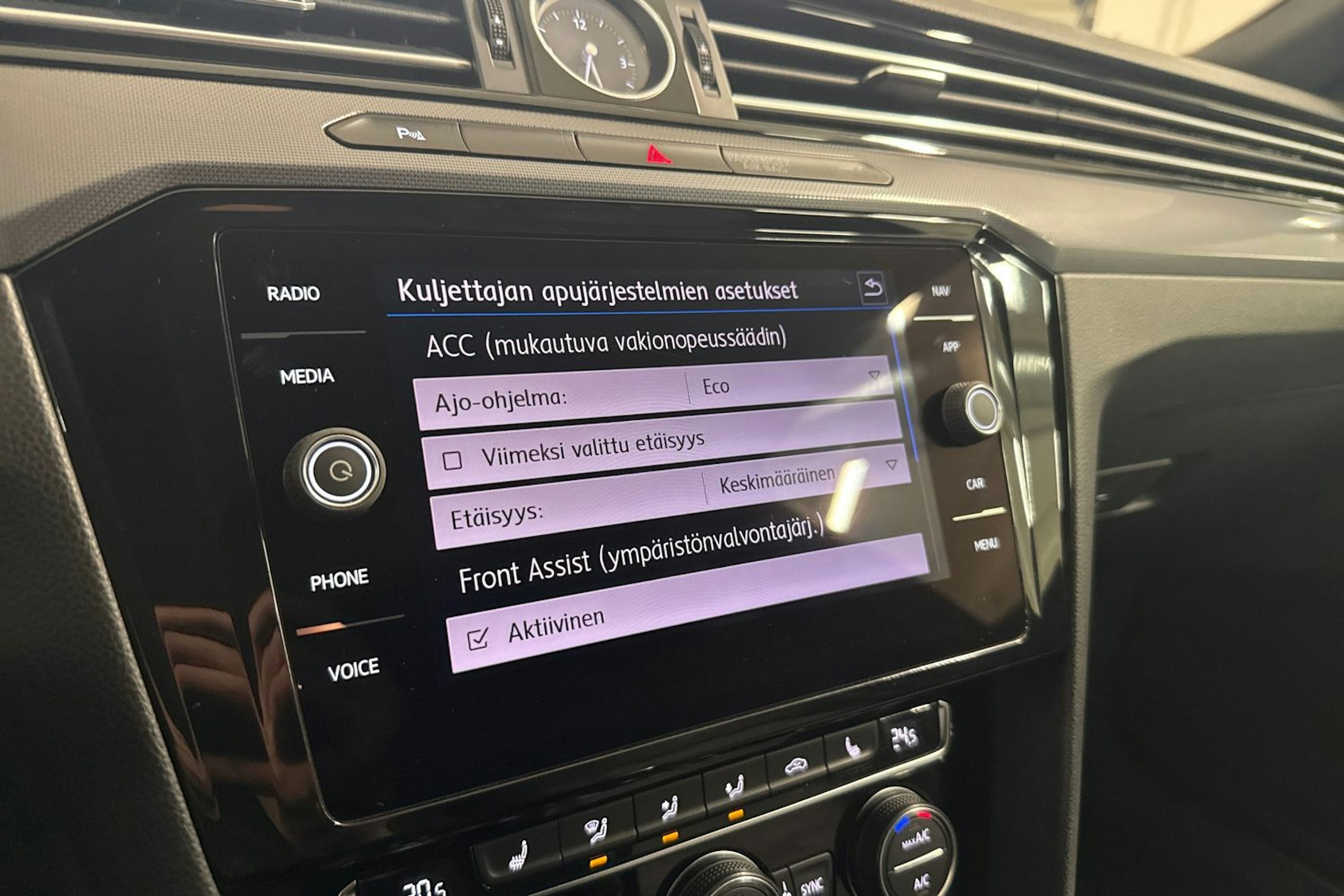 Harmaa Volkswagen PASSAT 2018 kuva 21.