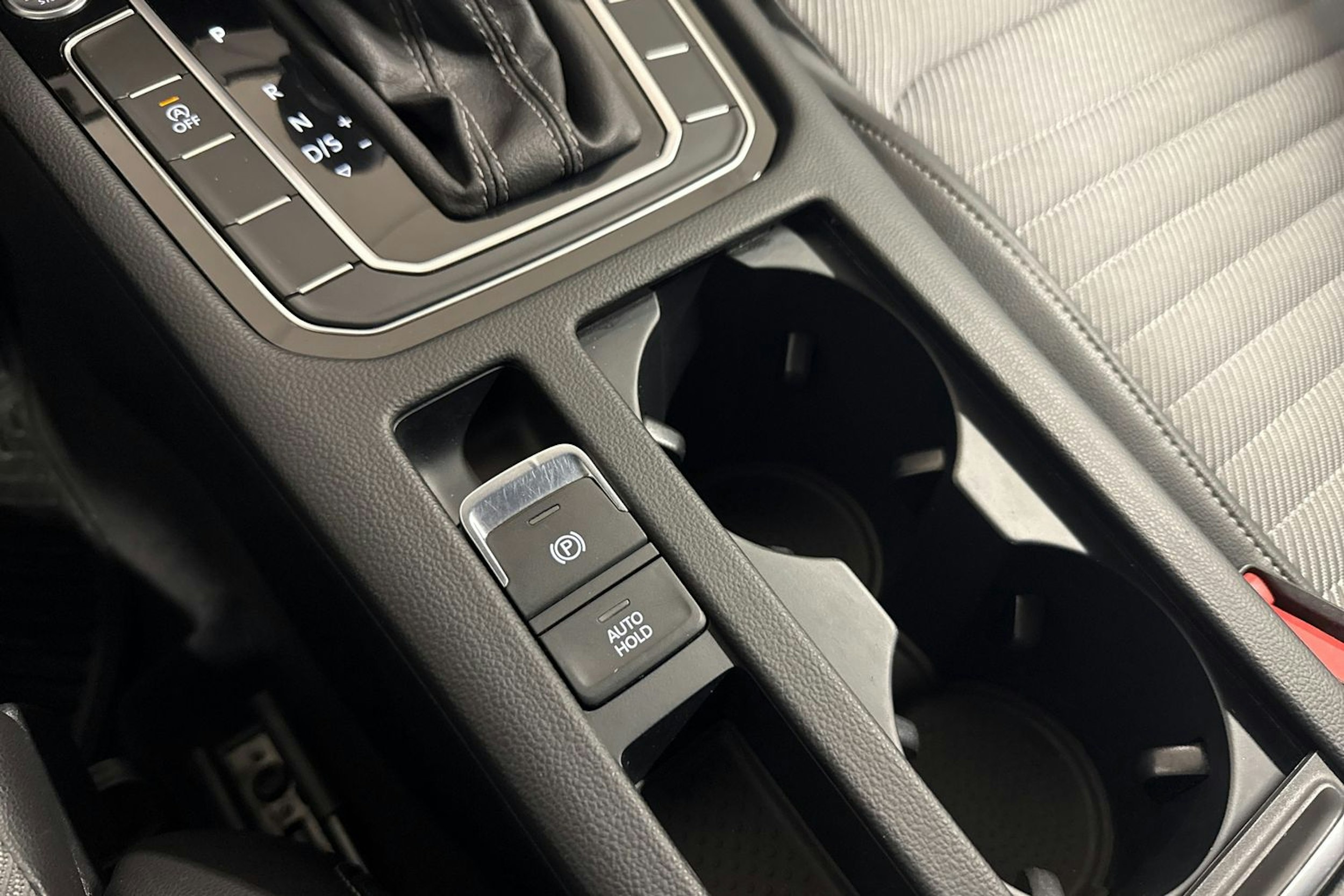 Harmaa Volkswagen PASSAT 2018 kuva 24.