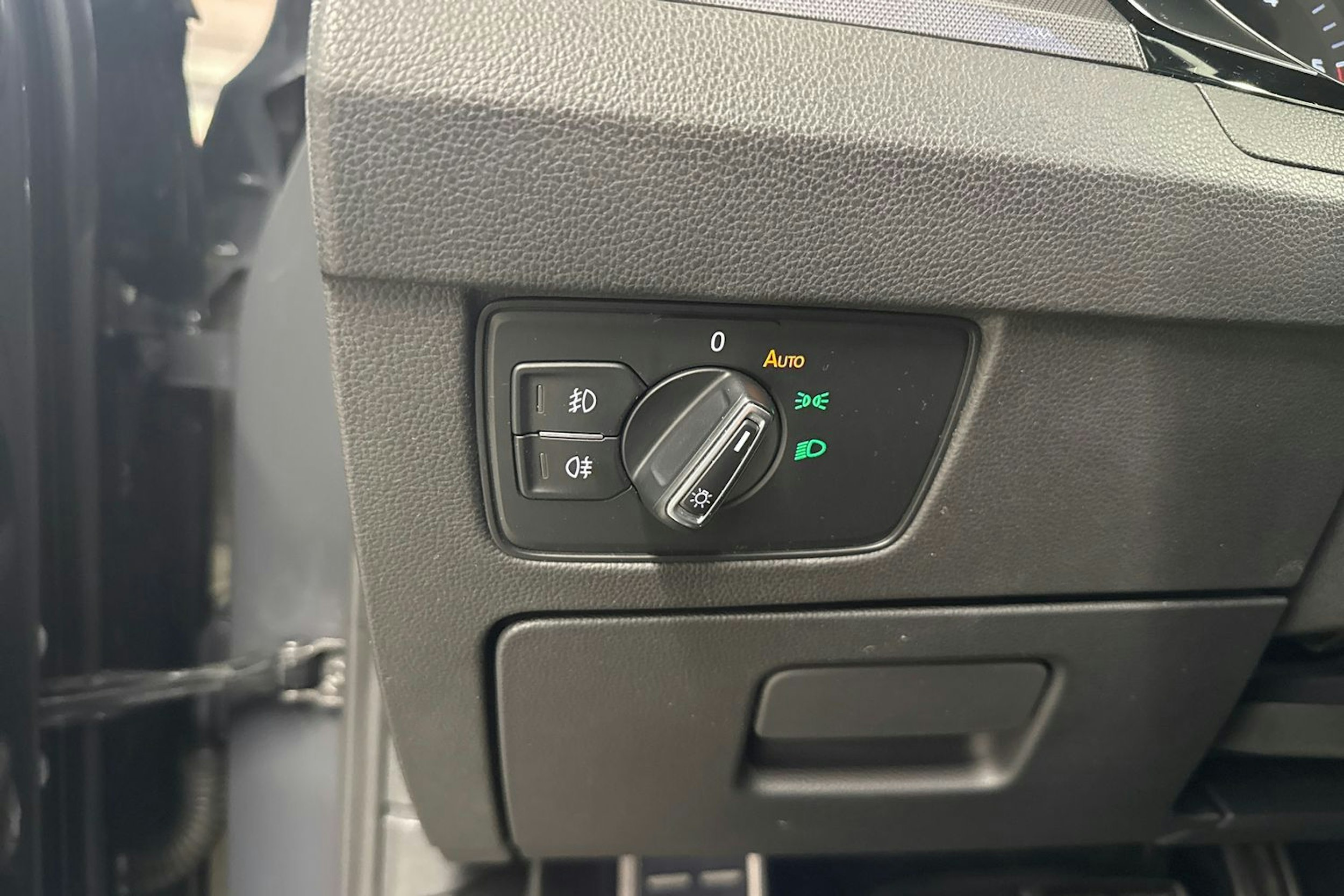 Harmaa Volkswagen PASSAT 2018 kuva 25.