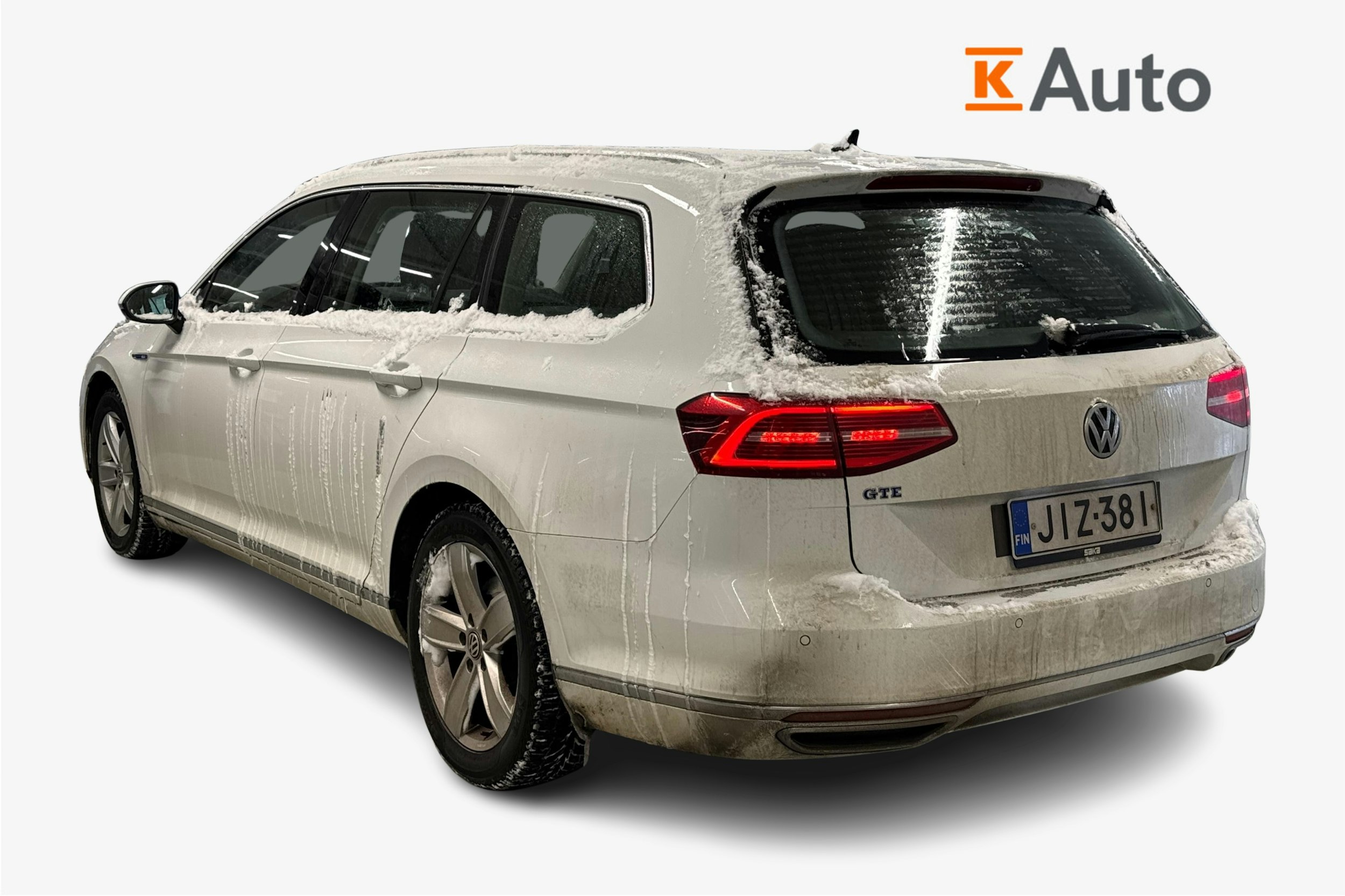 Valkoinen Volkswagen PASSAT 2018 kuva 2.