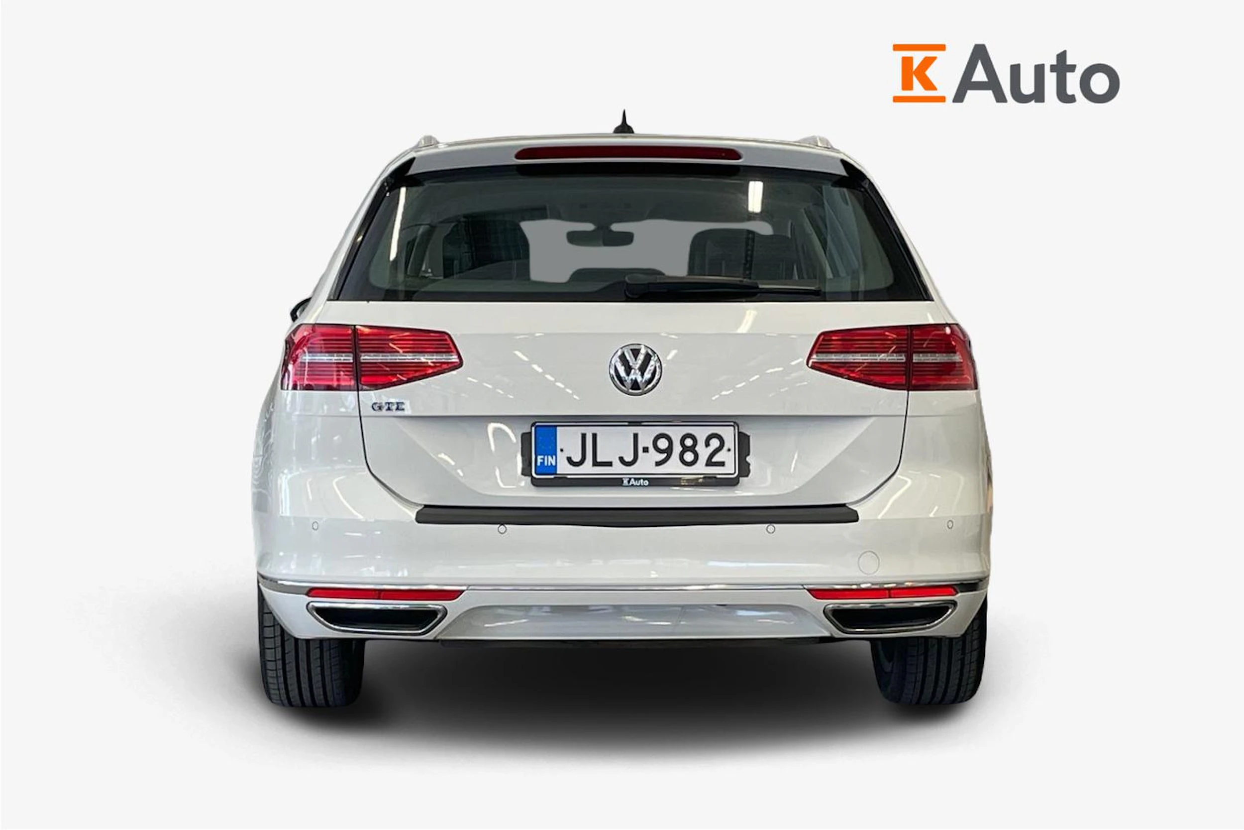 valkoinen Volkswagen Passat 2018 kuva 4.