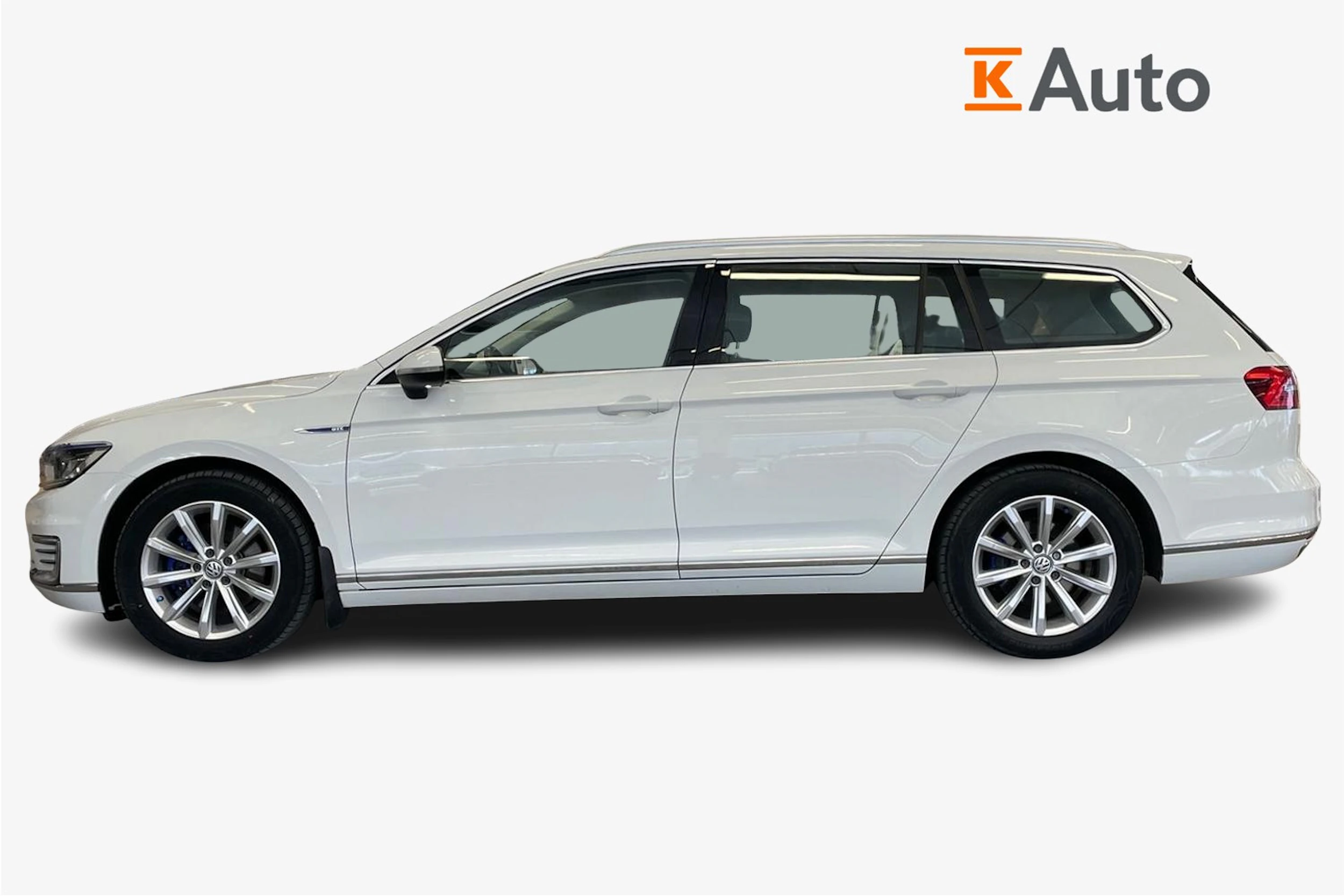 valkoinen Volkswagen Passat 2018 kuva 7.