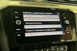 valkoinen Volkswagen Passat 2018 kuva 25.