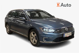 sininen Volkswagen Passat 2018 kuva 1.