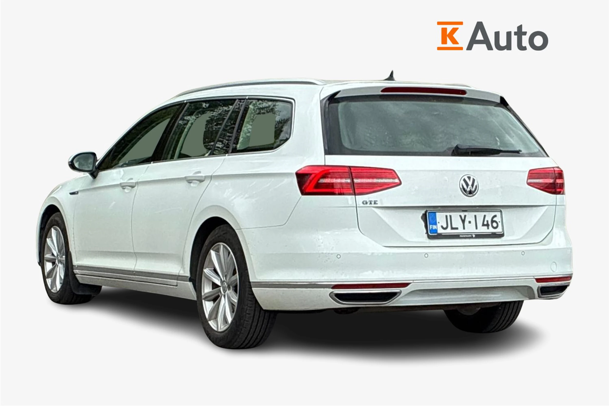 valkoinen Volkswagen Passat 2018 kuva 2.
