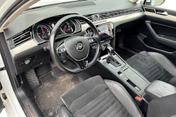 valkoinen Volkswagen Passat 2018 kuva 3.