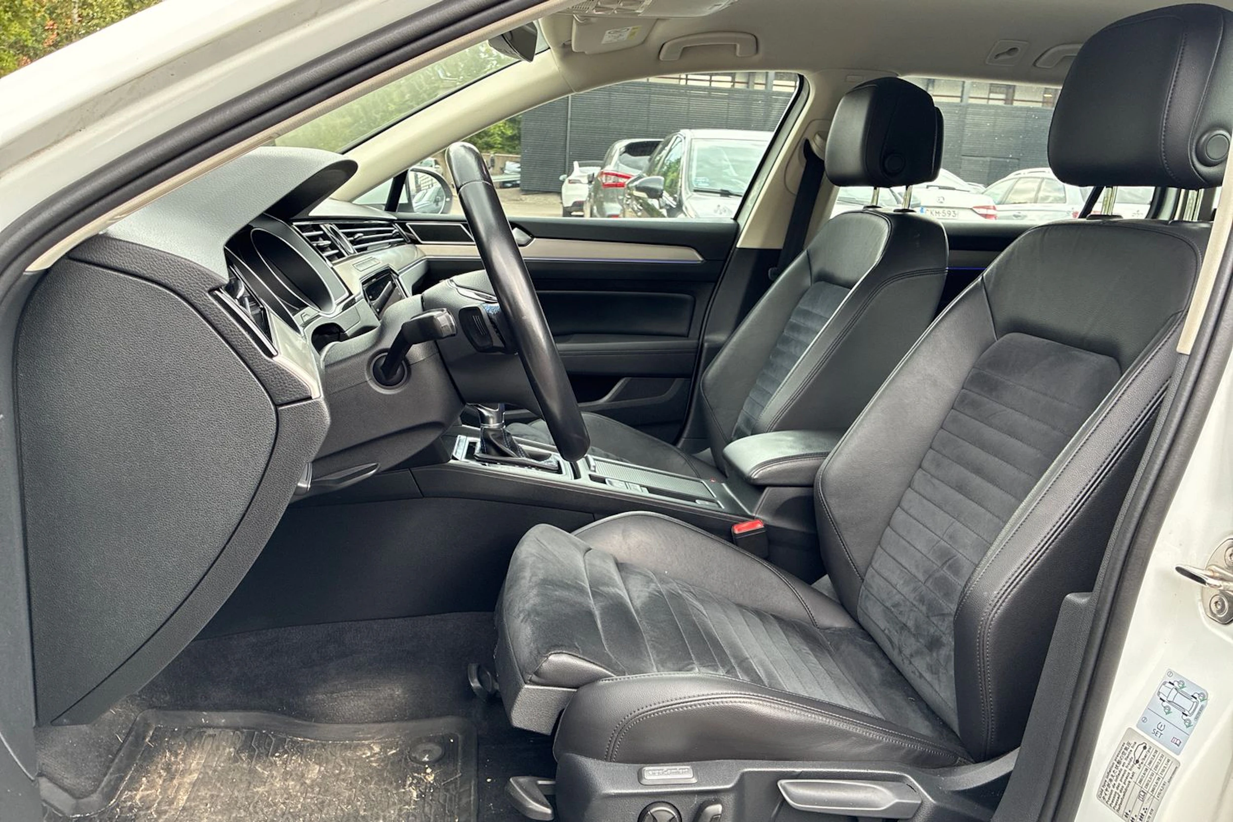 valkoinen Volkswagen Passat 2018 kuva 4.