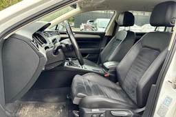 valkoinen Volkswagen Passat 2018 kuva 4.