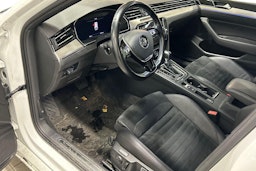 valkoinen Volkswagen Passat 2018 kuva 3.