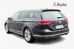 musta Volkswagen Passat 2018 kuva 2.