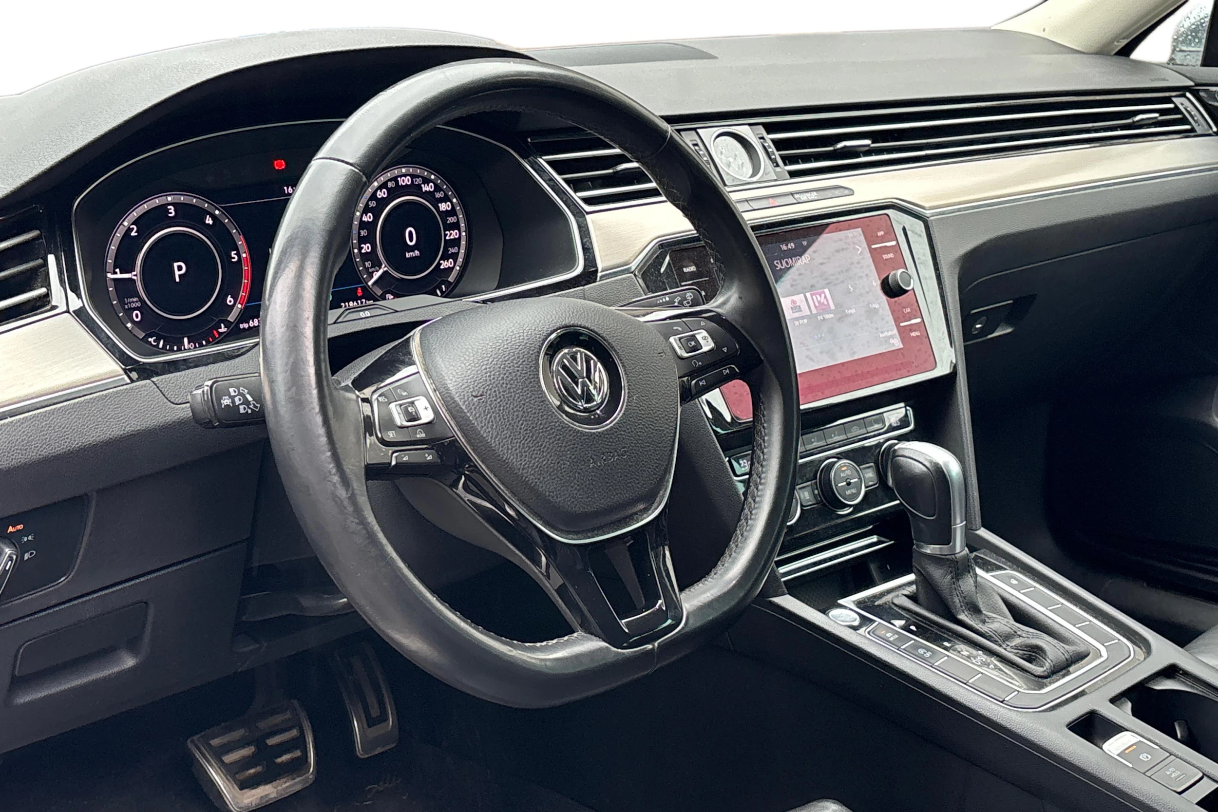 musta Volkswagen Passat 2018 kuva 3.