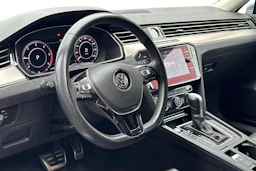 musta Volkswagen Passat 2018 kuva 3.