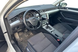 valkoinen Volkswagen Passat 2018 kuva 3.
