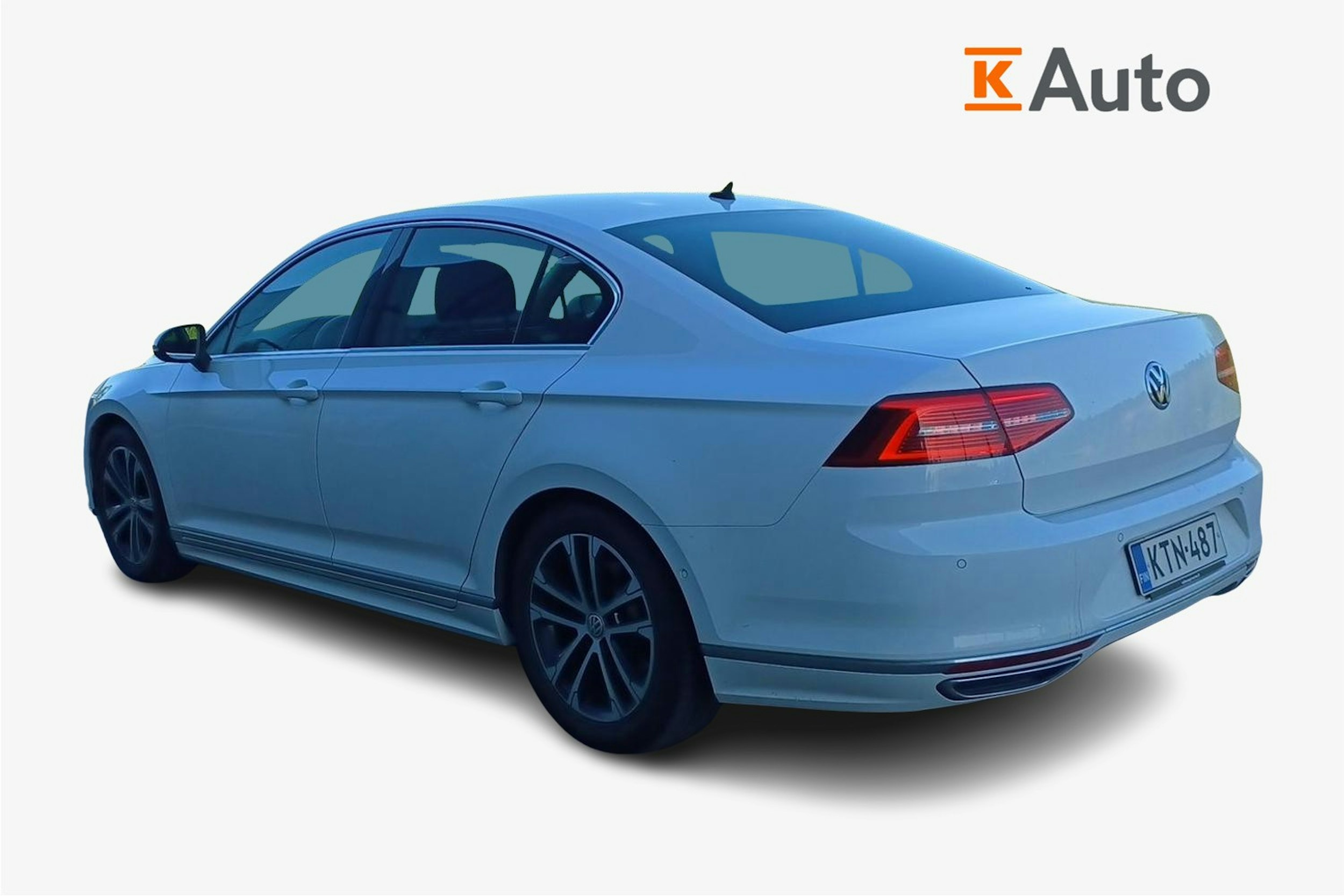 valkoinen Volkswagen Passat 2018 kuva 2.