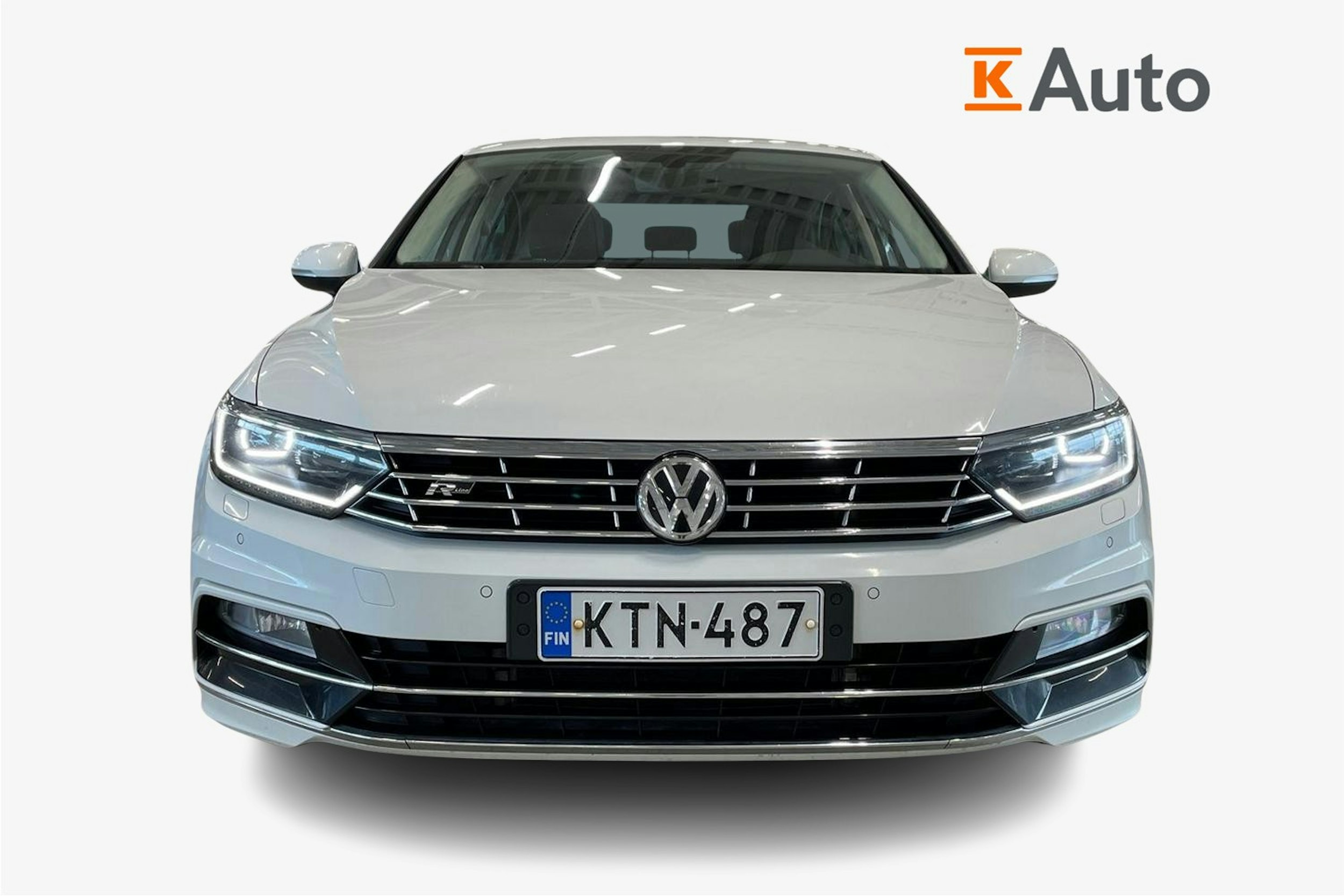 valkoinen Volkswagen Passat 2018 kuva 4.