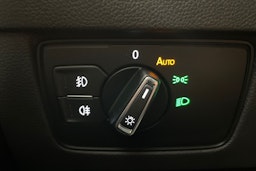 valkoinen Volkswagen Passat 2018 kuva 16.