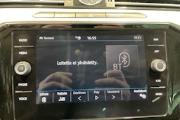 valkoinen Volkswagen Passat 2018 kuva 19.