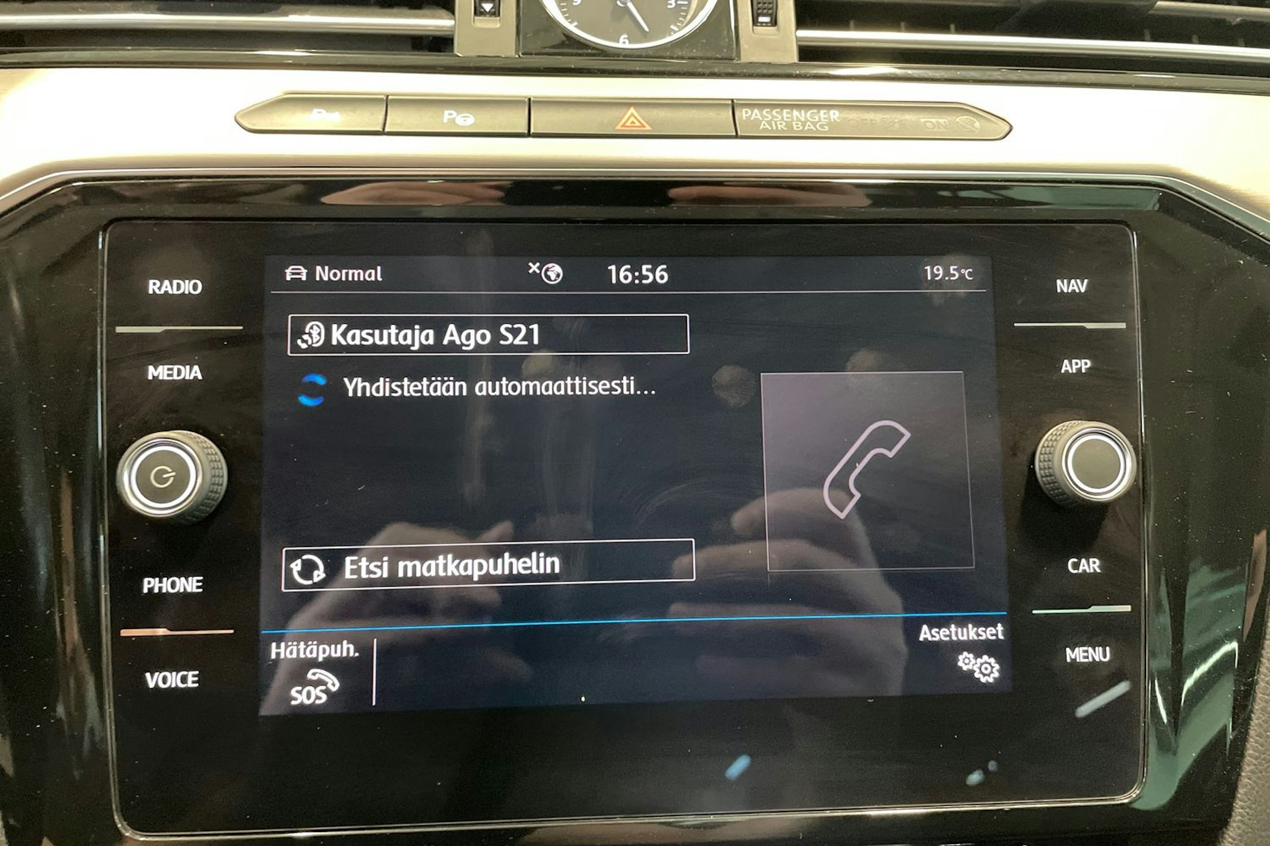 valkoinen Volkswagen Passat 2018 kuva 21.