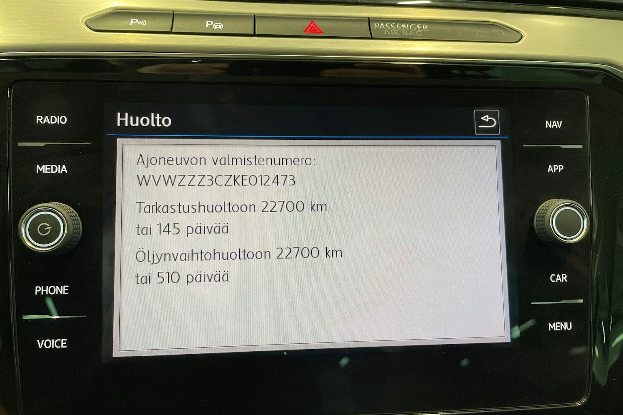 valkoinen Volkswagen Passat 2018 kuva 24.
