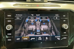 valkoinen Volkswagen Passat 2018 kuva 26.
