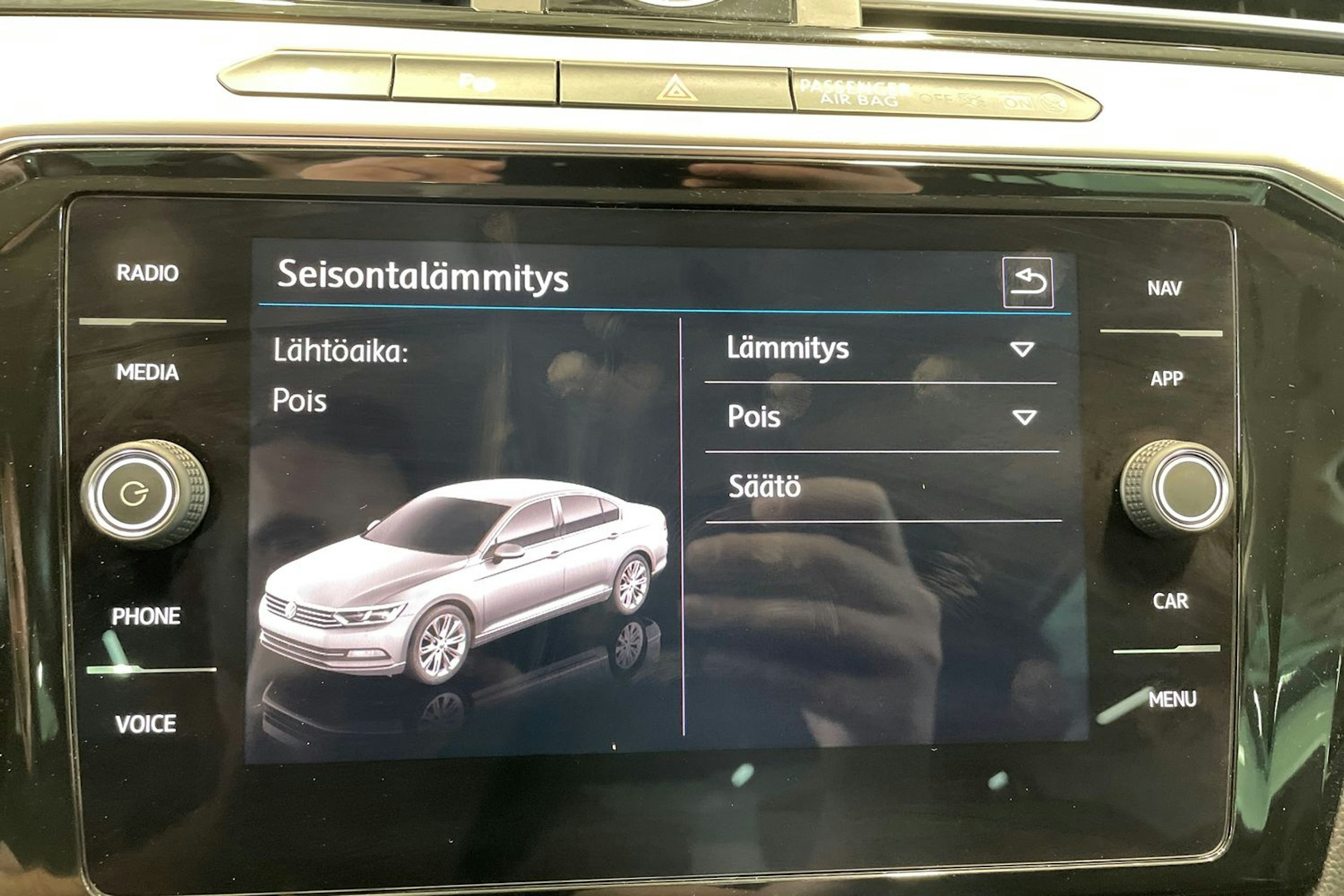 valkoinen Volkswagen Passat 2018 kuva 27.