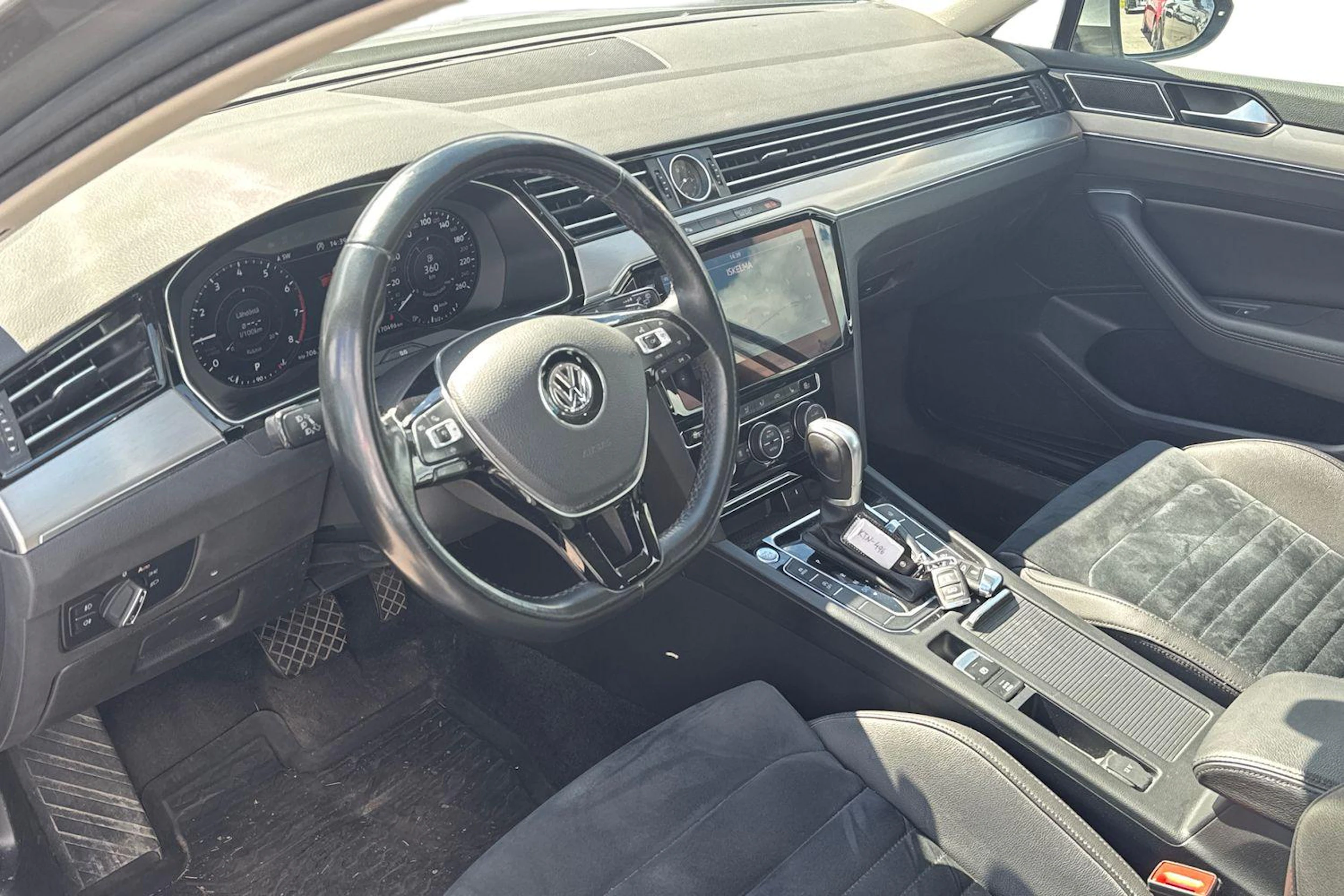 sininen Volkswagen Passat 2018 kuva 3.