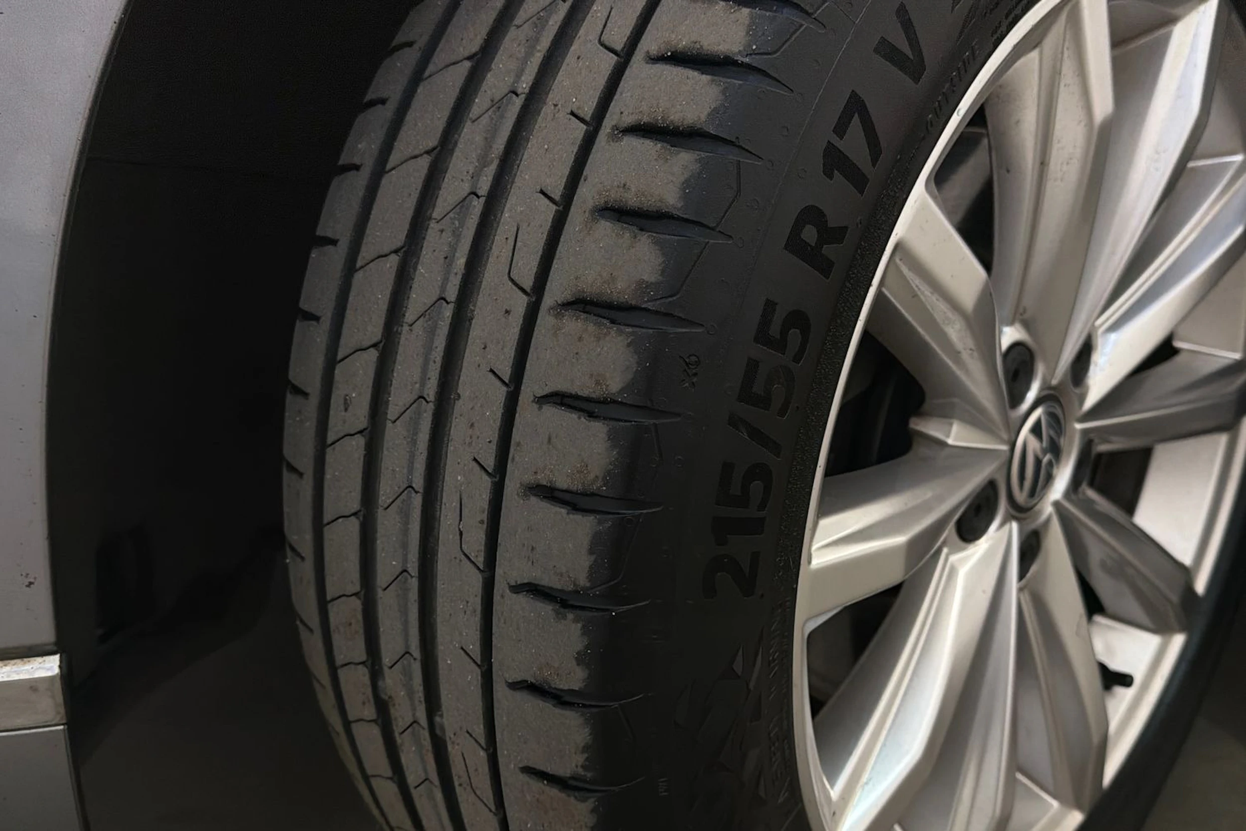 sininen Volkswagen Passat 2019 kuva 10.