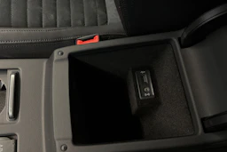 sininen Volkswagen Passat 2019 kuva 21.