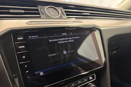 sininen Volkswagen Passat 2019 kuva 24.
