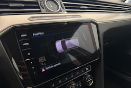 sininen Volkswagen Passat 2019 kuva 25.