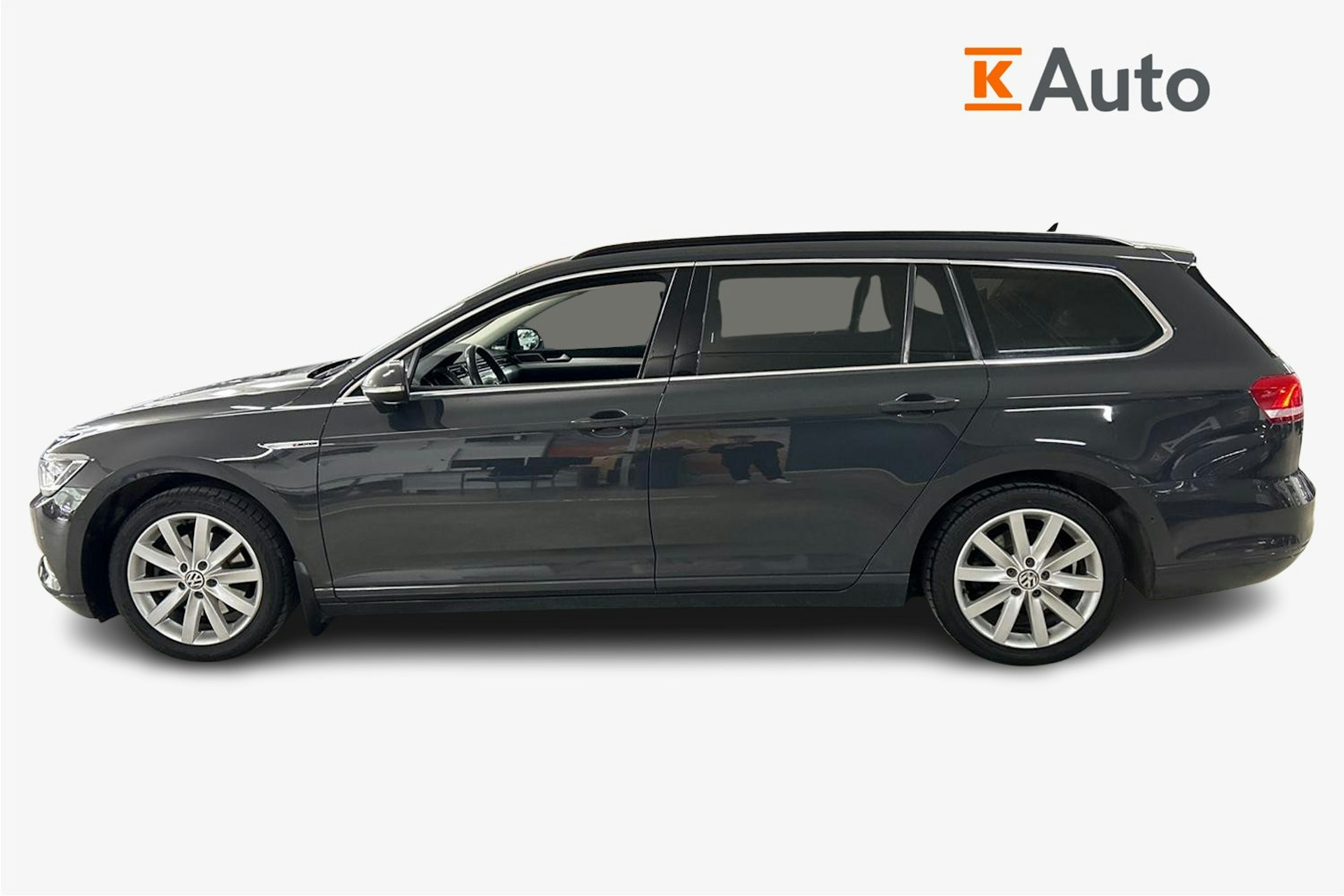 harmaa Volkswagen Passat 2018 kuva 6.