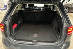 harmaa Volkswagen Passat 2018 kuva 14.