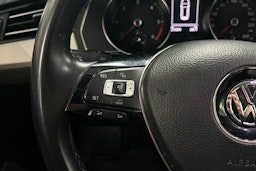 harmaa Volkswagen Passat 2018 kuva 18.