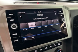 harmaa Volkswagen Passat 2018 kuva 21.