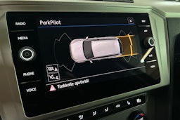 harmaa Volkswagen Passat 2018 kuva 26.
