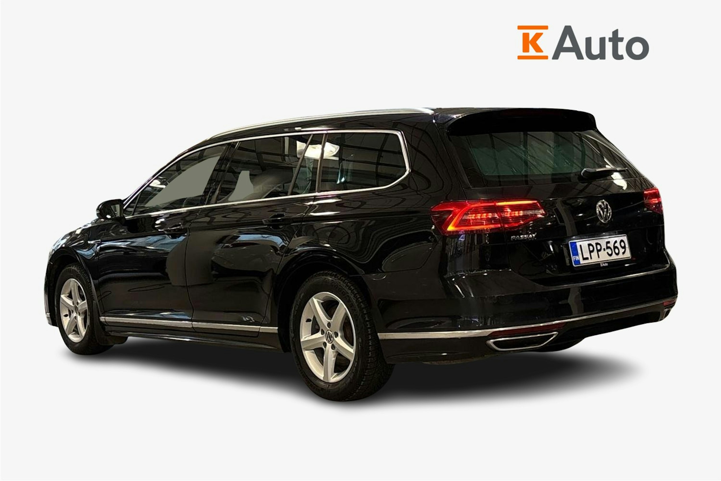 musta Volkswagen Passat 2018 kuva 2.