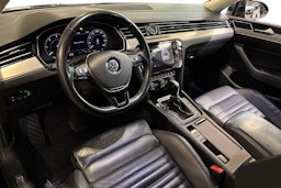 musta Volkswagen Passat 2018 kuva 7.