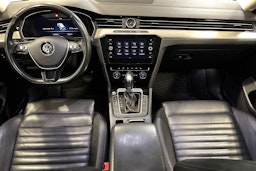 musta Volkswagen Passat 2018 kuva 9.