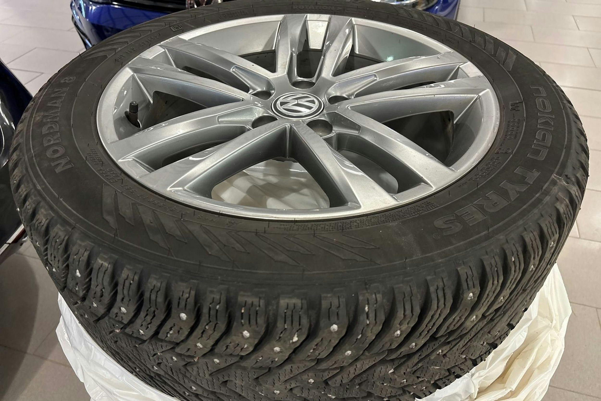 musta Volkswagen Passat 2018 kuva 16.