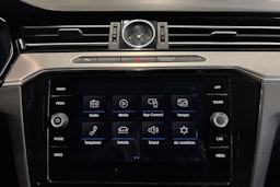 musta Volkswagen Passat 2018 kuva 21.