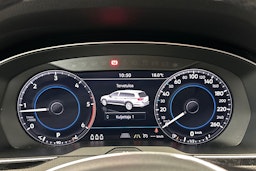 valkoinen Volkswagen Passat 2018 kuva 12.