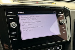 valkoinen Volkswagen Passat 2018 kuva 17.