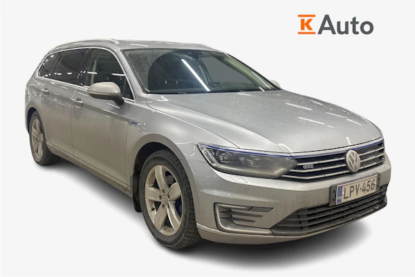 Volkswagen Passat Variant GTE Plug-In Hybrid 160 kW (218 hv) DSG-automaatti