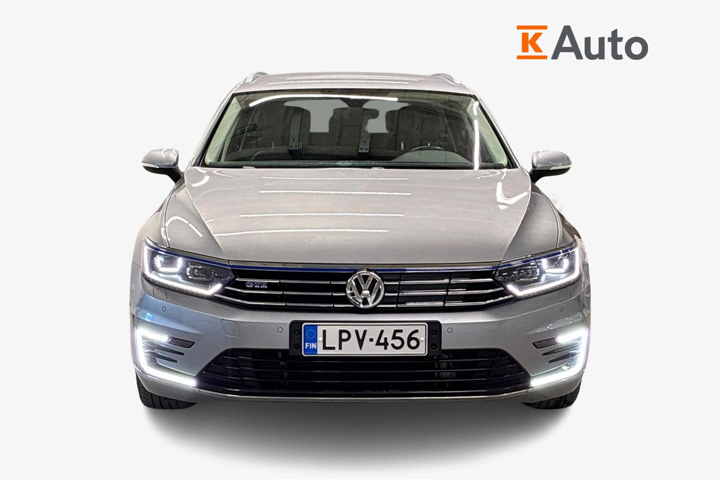 harmaa Volkswagen Passat 2018 kuva 4.