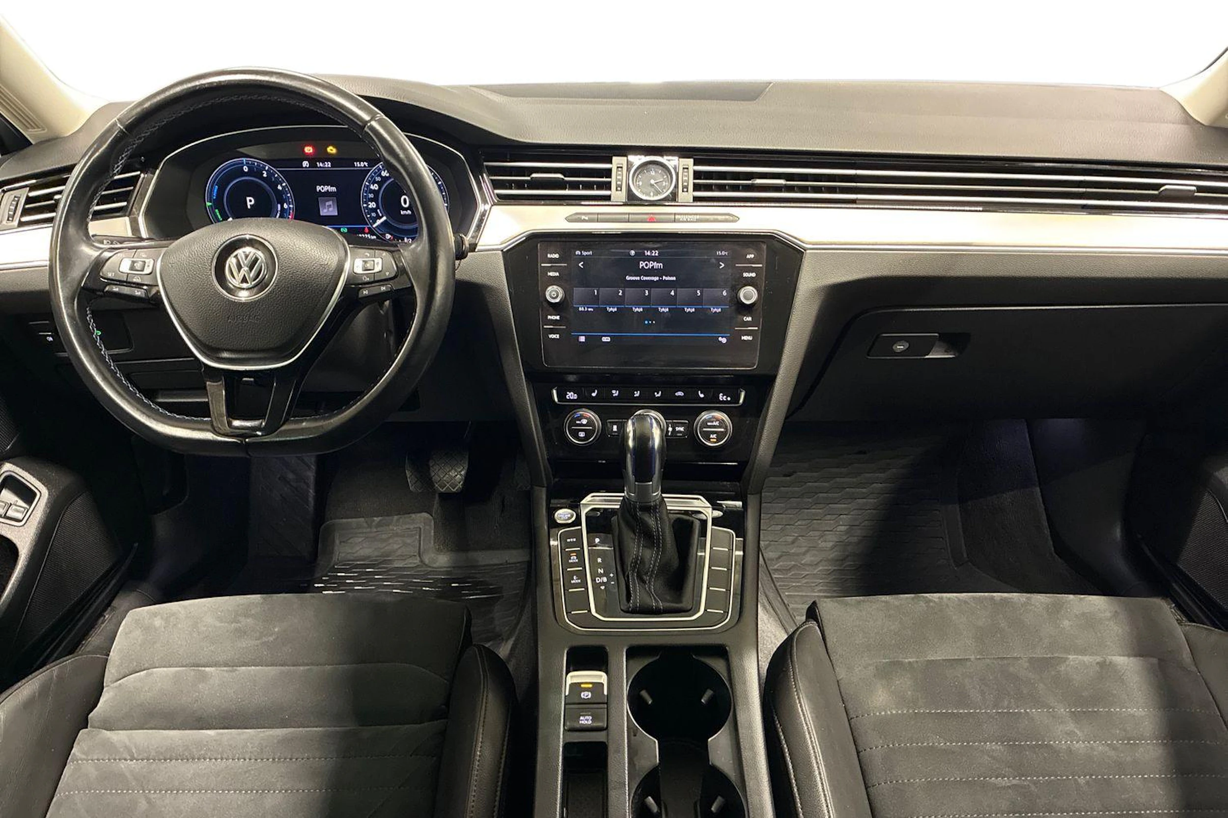 harmaa Volkswagen Passat 2018 kuva 7.