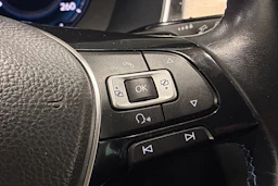 harmaa Volkswagen Passat 2018 kuva 14.