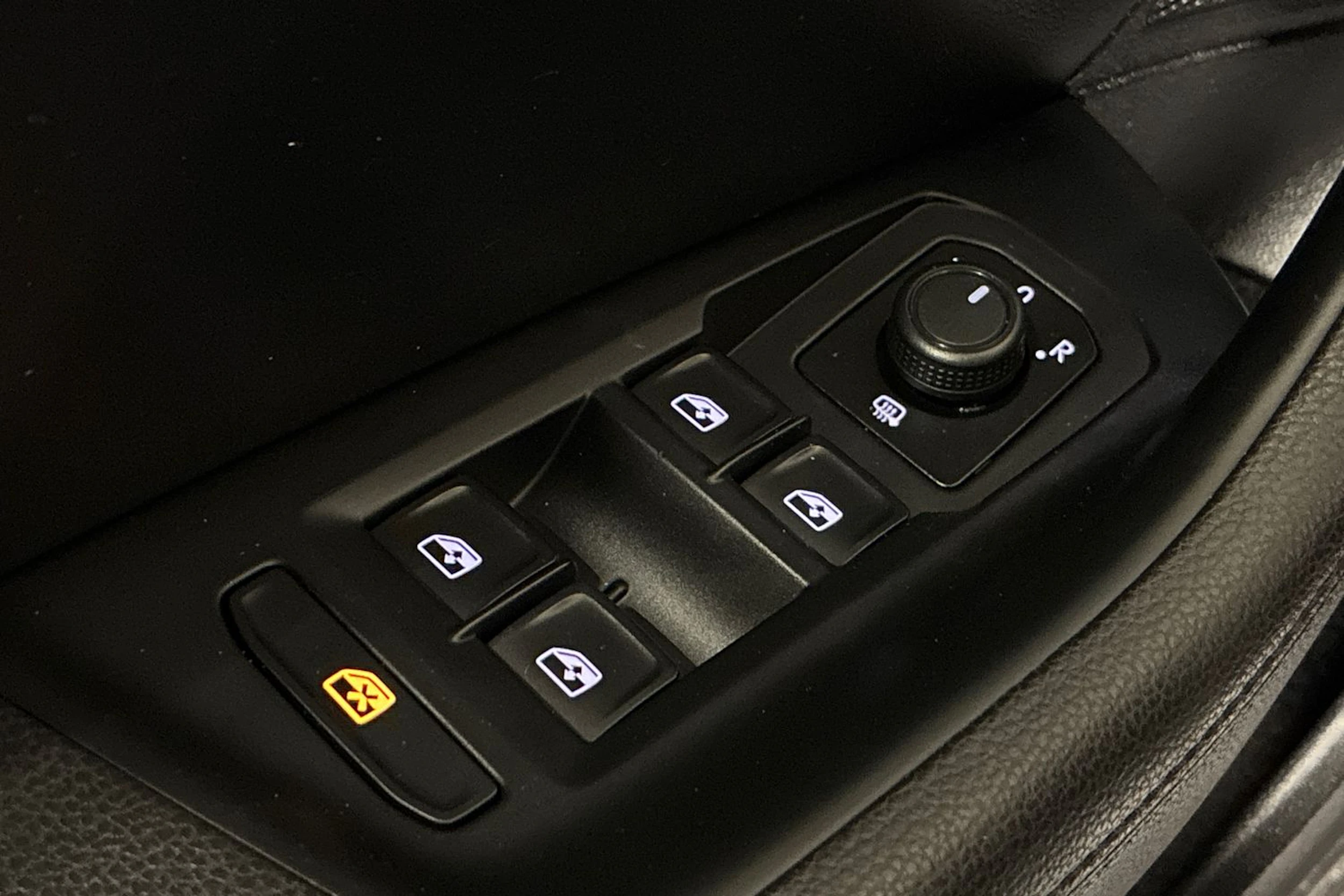 harmaa Volkswagen Passat 2018 kuva 17.