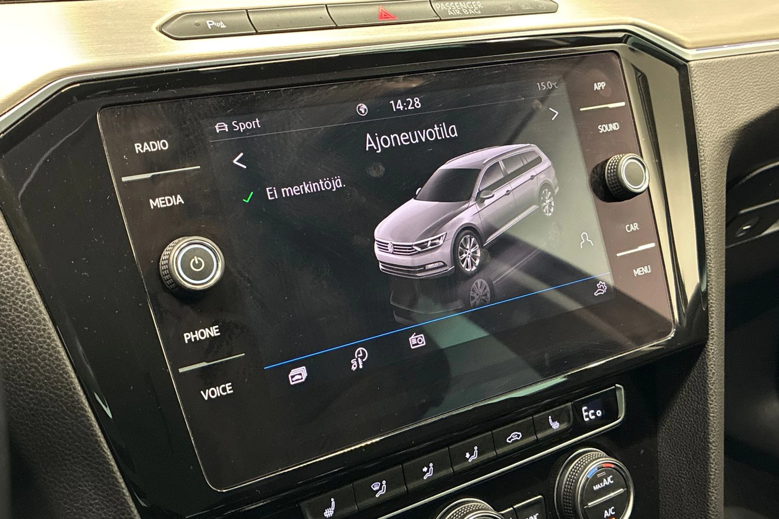 harmaa Volkswagen Passat 2018 kuva 20.